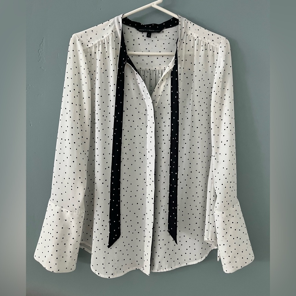 Elegant White House Black Market Flare Sleeve Blouse Size 6 Polka Dots Tie Neck
